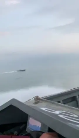 Chạy theo gái gú thì dễ hết tiền  Nhưng chạy theo tiền...  Thì gái gú ko bao giờ hết cả!