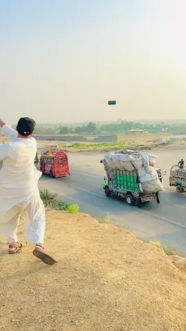 Ufffff pory 1 lack ka mobile sida truck k uper ja gira 😭#walikhanmehsood #tiktok #viral #video #100k 