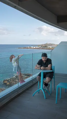 When mum asks for a picture to see if the kids are okay. Not made with AI (strange I have to mention this🫢) This is also not an ad for Photoshop nor Malta, but just me making my usual content (also annoying to mention this, but I don’t want to get fined 🫣) #photoshop #dadhumor #prank #noai #malta 