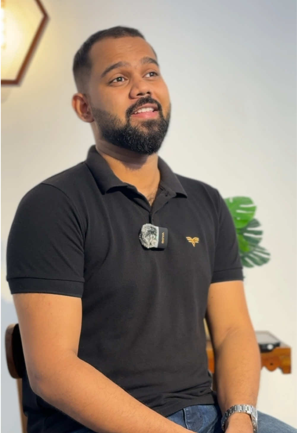 අඩන්න.. ආයෙත් හිනාවෙන්න බලාගෙන.. වැටෙන්න.. ආයෙත් නැගිටල දුවන්න බලාගෙන.... හැමතිස්සෙම ජීවිතේ බලාපොරොත්තුවක් තියාගන්න....🕊 #talkswithharitha #fyp #harithachamal #motivation 