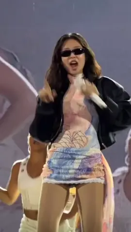 say whaaat😎🔥 #jennie #jenniekim #blackpink #fyp 