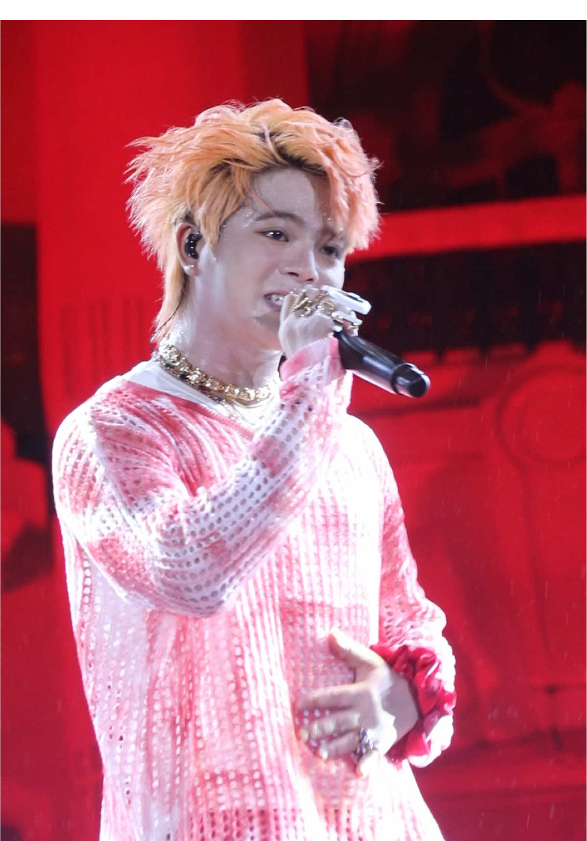 “Tiếc cho em” RHYDER mưa bay bay thu Hà Nội thật tuyệt 🫶 #RHYDER #TheFistAlbumTrap #yfest2025 #TRAP #tiecchoem 