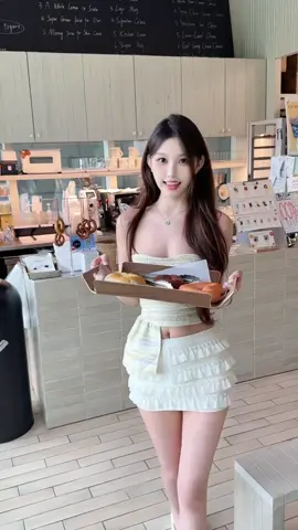 Beauty #dating #loveyou #sweetheart #longlegs 