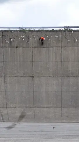 @kevinbækkel is next level 🤯  #MonsterEnergy #Skate #Skateboarding 