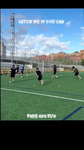 Pass and Run - Catch me if you Can 😁 #funn #training #coachsixtyone #football 