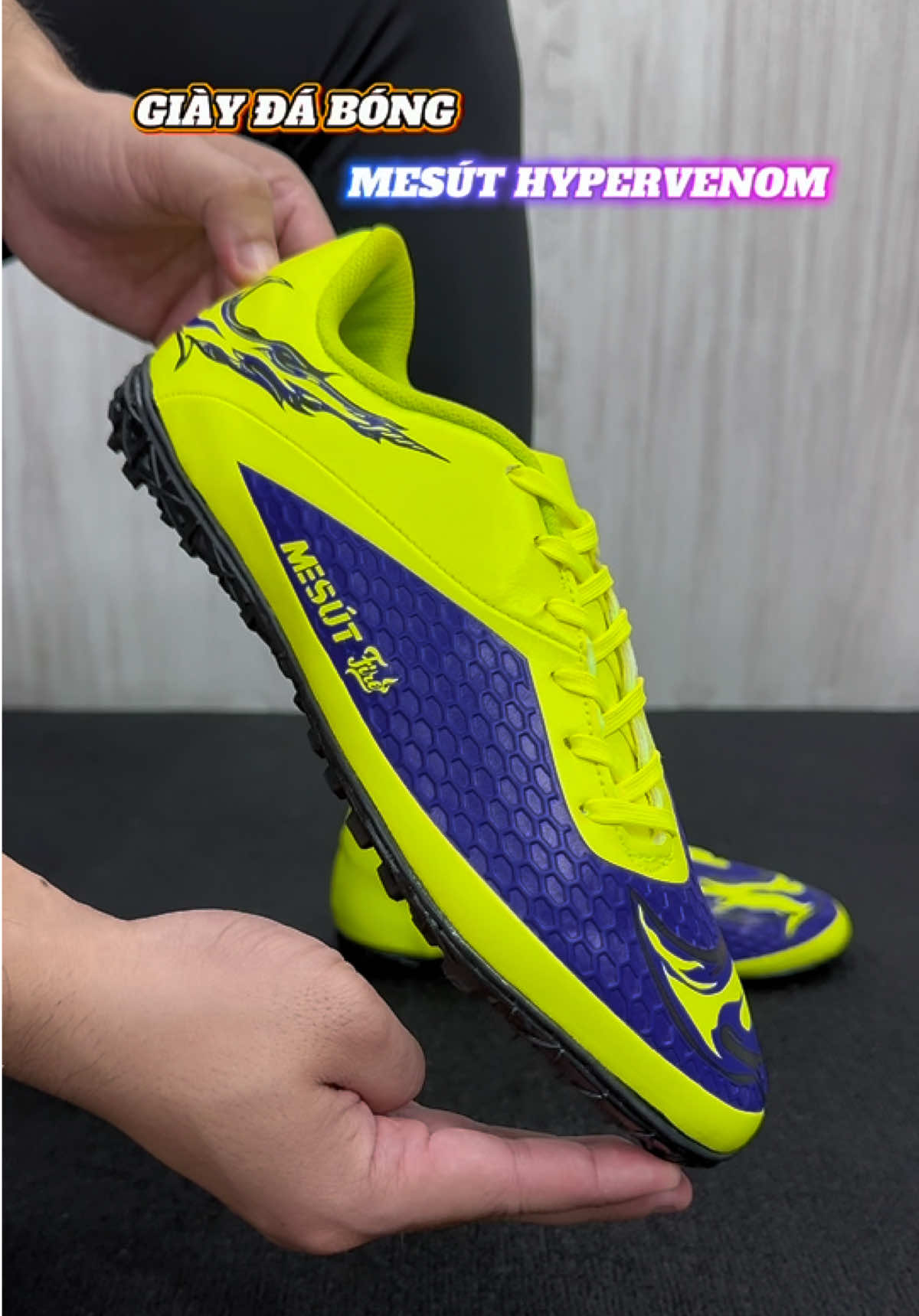 Gợi ý mẫu Giày Đá Bóng Mesút Hypervenom #BóngĐá #Football #giàyđábanh #reviewgiaydabanh #giàyđábóng       
