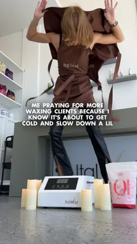 Manifesting full books 🕯️ #estheticianlife #italwaxusa #waxingtips #waxingtipsandtricks #hairremovalwax 