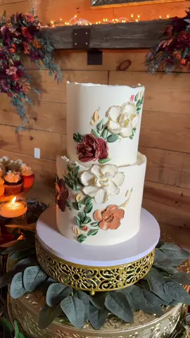 I had to make a few adjustments for this cake delivery. 🥰#creatorsearchinsights #cakedelivery #weddingcake 