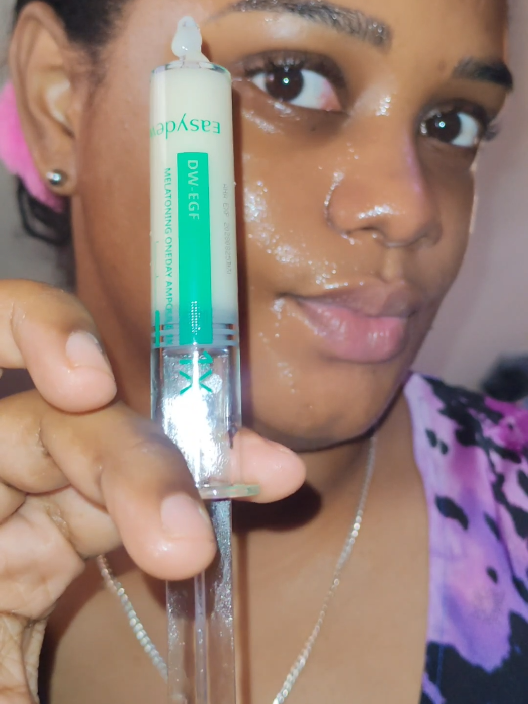 Dark Spots? Here’s How to Fade Them at Home #easydew #egf #darkspots #kbeauty #skincare 