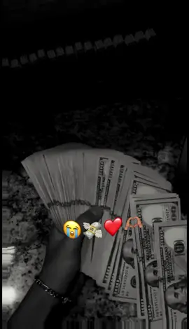 Lacagtu waa lama Huraan😂💸🫶🏽💕#soomaalitiktok #fouryoupage #CapCut #fyp Follow iso dheh 😭😂