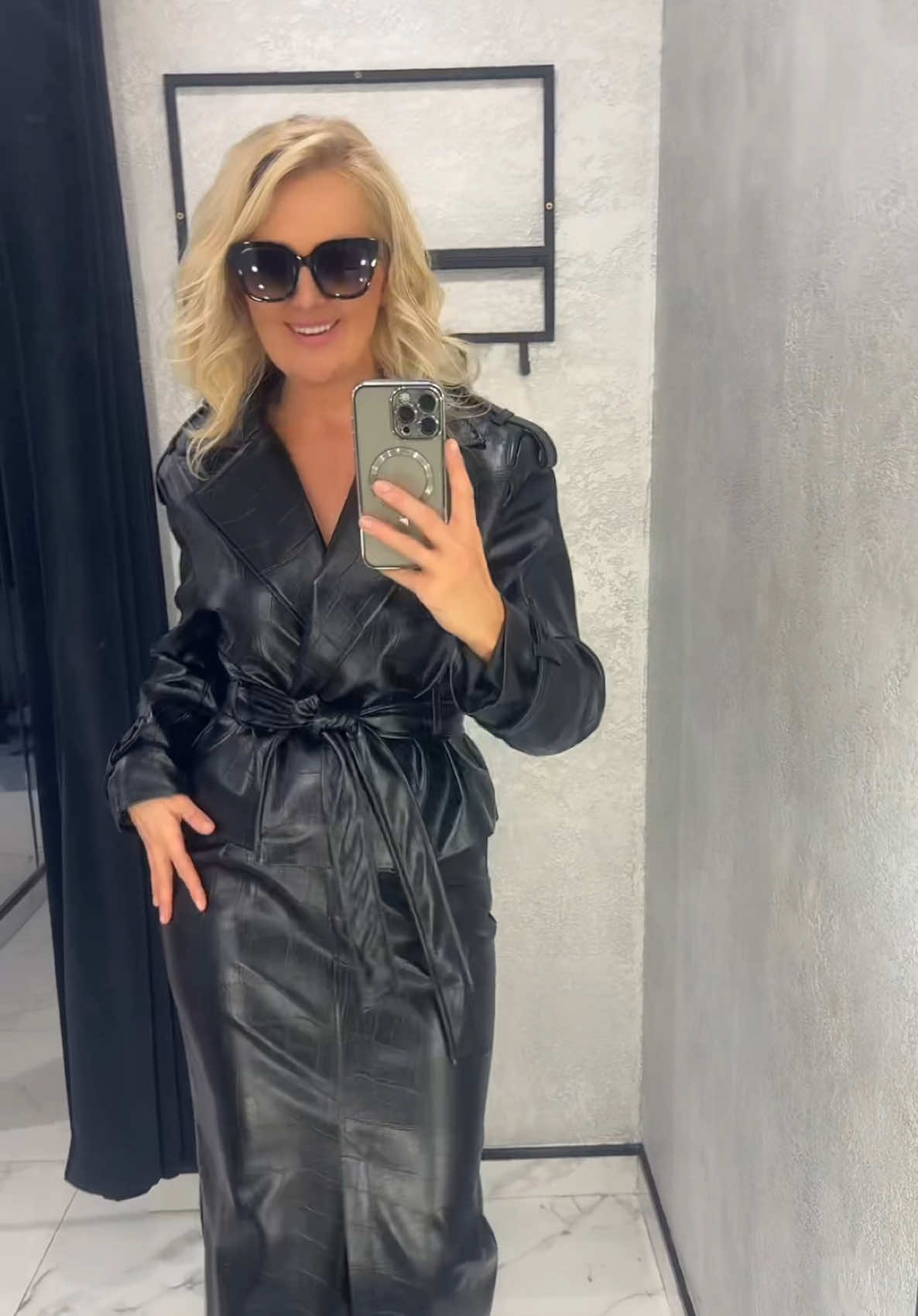 💃 Будь стильной каждый день с нами! 💃 Мы — магазины стильной и красивой женской одежды 👗 📍 Наши локации:  Пинск 📌 Ул.Советская, 27 📌 Ул.Ленина, 30 🛍 У нас вы найдёте всё, чтобы выглядеть женственно, модно и уверенно! Можно заказать дистанционно — просто напишите нам в WhatsApp +375445035001 или в социальные сети 💬 У нас: ✨ 3 страницы в Instagram @pinsk_modny @modny__store @modny_na_sovetskoy  🎵 2 страницы в TikTok ✔️ modny_store  ✔️store_modny Подписывайтесь, ставьте ❤️, следите за нашими сторис, чтобы не пропустить новинки и образы, вдохновляющие на красоту! Если хочешь быть красивой, стильной, настоящей леди — тебе к нам 👠 #мода #женскаяодежда #стиль #луки #магазинодежды     