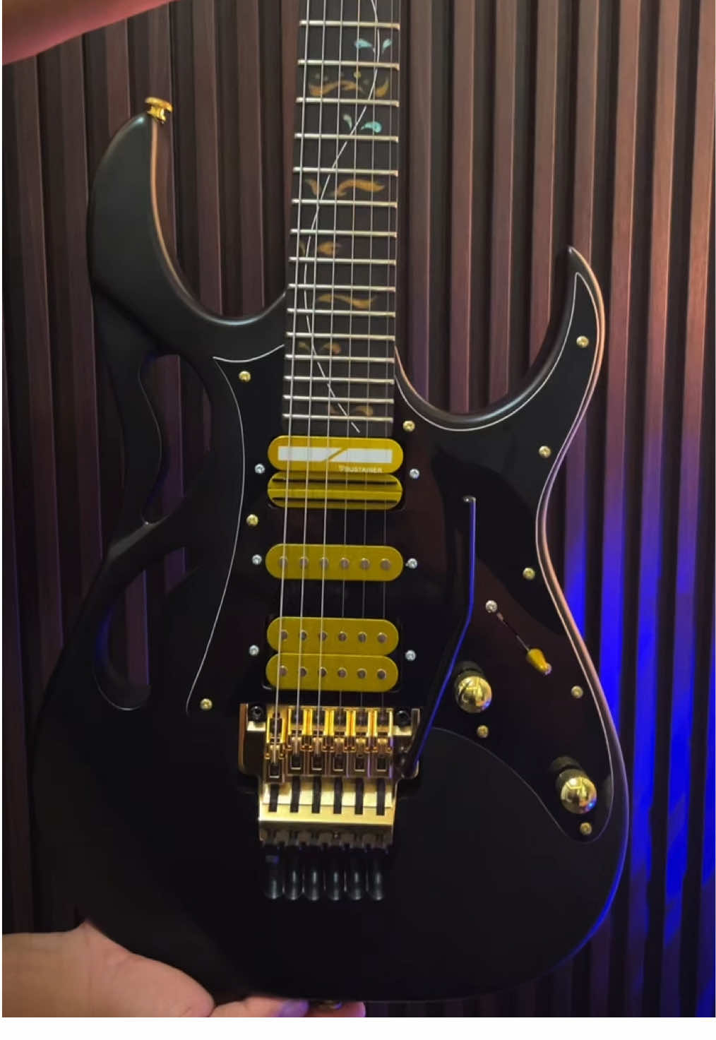 Custom gutar request by costumer #veyzguitar #customgitarhighquality #ibanezpia #gitar 