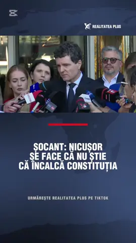 Nicușor Dan se face că nu știe că încalcă constituția și răspunde ironic după ce a fost întrebat de ce susține un candidat al USR, partidul care l-a dat afară. Președintele se eschivează și se preface că nu înțelege întrebarea. #stiri #realitateaplus #Foryou #Romania 