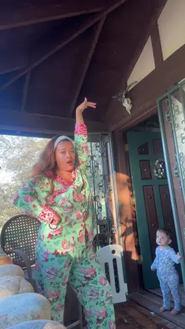 MORNNNNNNINNN ✨ #twinmom @Printfresh 💖