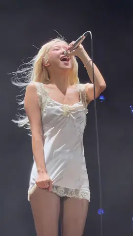 toxic till the end at jakarta day 2 #blackpink #rosé #deadlineworldtour #deadlineinjakartaday2 