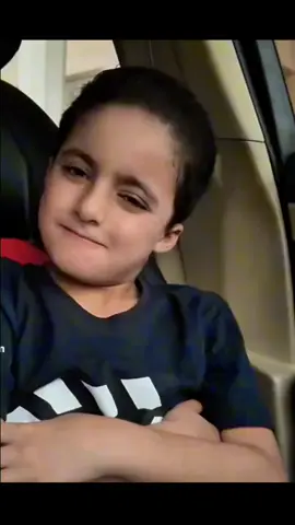 إلا وأنا معاك _ الطفل الصغير😂