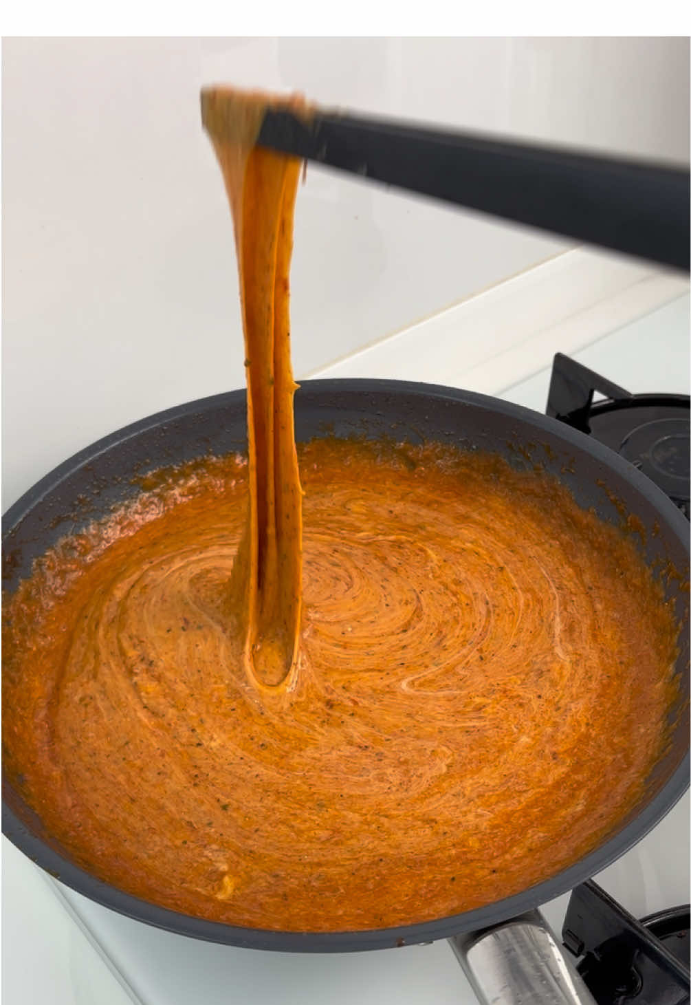 @fatmagulkitchen Sizce domatesli mi 🍅 yoksa kremalı makarna mı daha güzel? Tarif yorumlarda👇🏻 #tomato #tomatopaste #tomatopasta #makarna