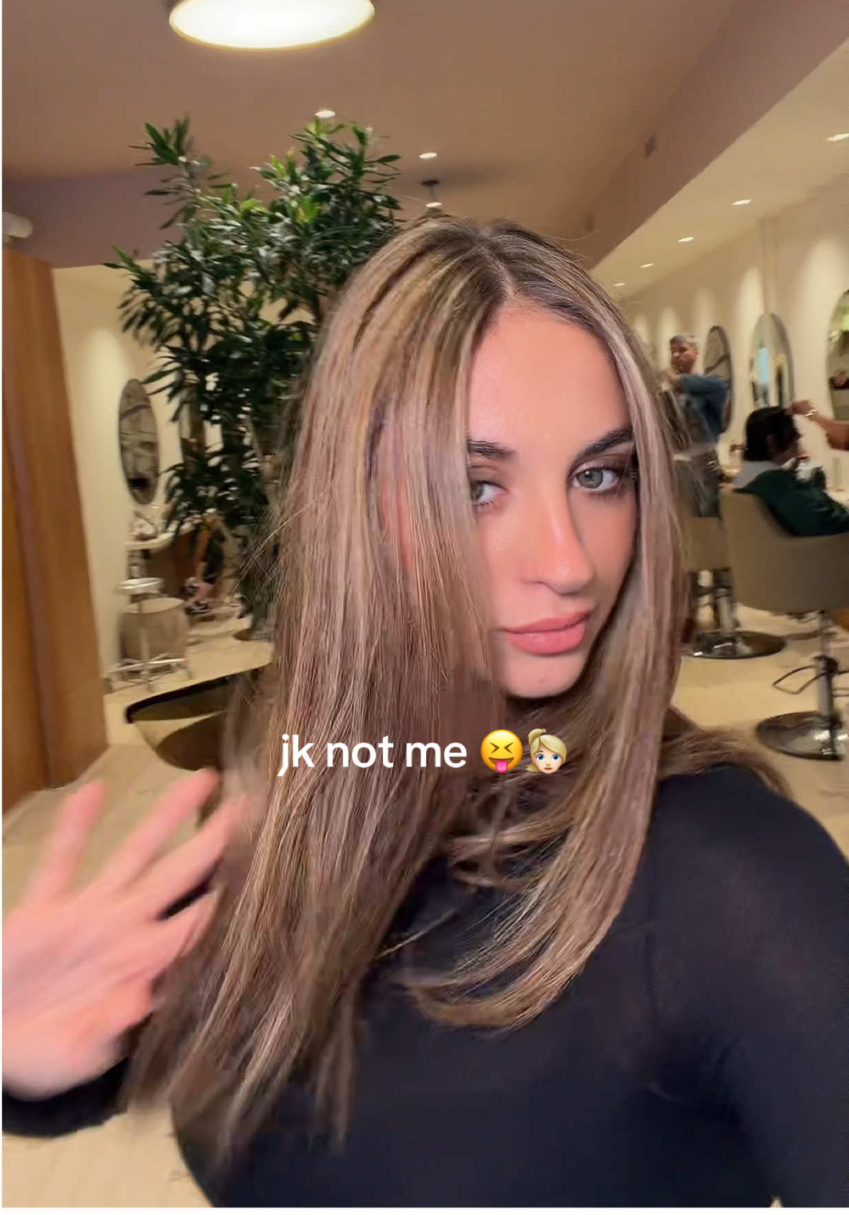 New hair color 😝 @MaisonSeventySeven @Lorik Rockefeller #hairtransformation #honeyblonde 
