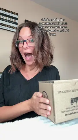 This is adorable smells amazing and supports small businesses! #milkhousecandles #SmallBusiness #soycandles #farmhousedecor #tiktokshopholidayhaul 