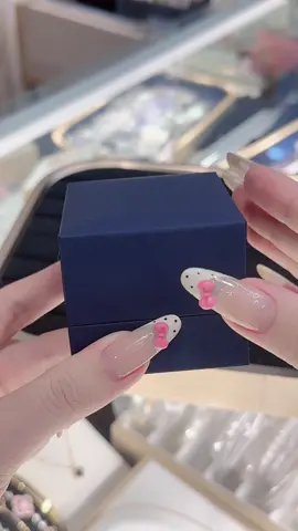 Bao giờ… 😍 #vangbacnhunghongnguyen #nhandoitinhyeu #xuhuong #octoberrjewelry #octoberjewelryvn 