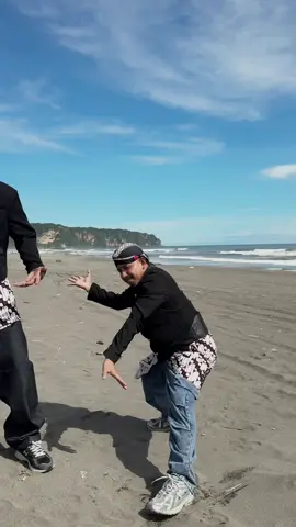 Iki pas tanggapan dije tayub @DJiamputh #rombongannyeni #trending #sampitak #djiamputh 