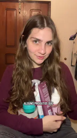 Minha wishlist pra vcs aproveitarem na Black Friday!!🖤🌟 Todos esses produtos vão estar com descontos muuito boms e unica vez no ano, aproveitemm! 🏷️CLARAPEREZ nos sites da @Hidratei @apicecosmeticos @Essendy  #ondulado #blackfriday #cabeloondulado #finalizacaodecachos #blackfriday2025 