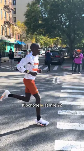 did a 1st to 5th Ave traverse to catch Kipchoge again #nycmarathon 