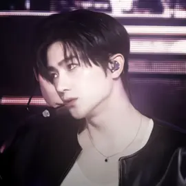 #HYUNJAE — forget about your boyfriend  /  we don’t talk ab what happened to the quality…. |——| #theboyz #hyunjaetheboyz #hyunjae #tbz 