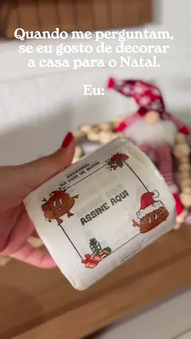 Nem é meme, aqui  tudo entra no clima de natal. 🎄  Papel higiênico da shopee, quem quiser mando o link no direct  #papelhigieniconatalino #papelnatalino #natalchegando #natal #tachengandoonatal  