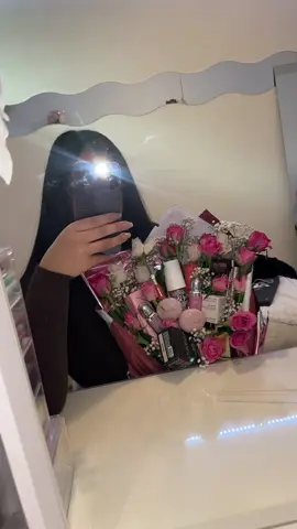 Bouquet de make up #makeup #makeuproom #beauty #cleangirl #makeupaddict 