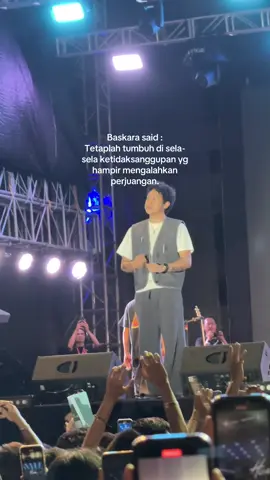 Terimakasih bas lagu-lagu lo jadi salah satu alasan kenapa gw masih bertahan hidup🥹 #hindia #feast #baskara 