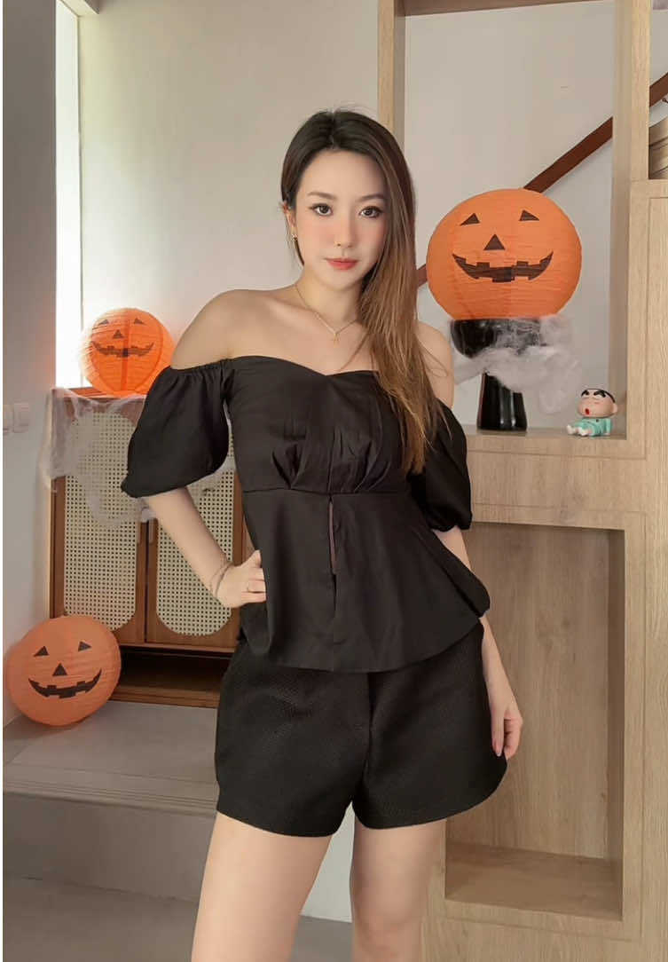 Our cute sabrina top 🩷🍒💃🏻 #promomakanharian #EarthlyAllure #fyp #halloween #dctiktok 