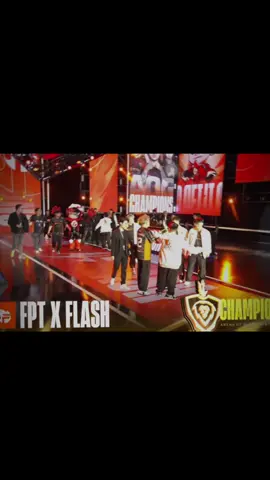 U tối ôm trọn lấy bòng ma… #fptflash #lienquanmobile 