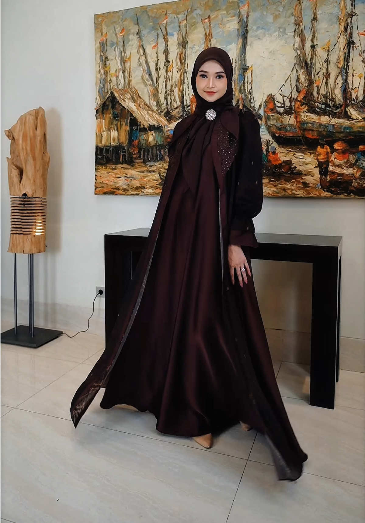 Tes tes tes  Hihi, pasti makin melek kalo liat koleksi ratu tribuana apalagi warna mahogany yang manis ini. Ikut PO dari sekarang juga #ratutribuanaseries #lebaran2026 