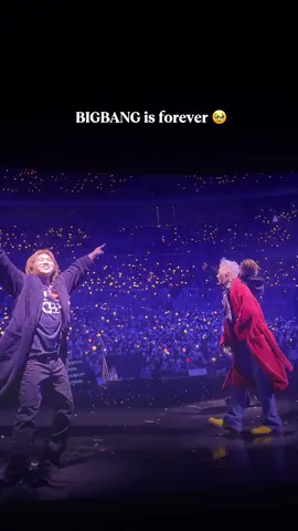 多少年过去，看到他们合体的瞬间， 心里还是那句——BIGBANG is forever ❤️‍🔥