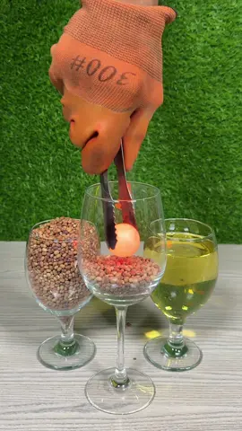 1000°C Red Hot Metal Ball VS Brown Beans #asmr #satisfying #Science #experiment #beans 