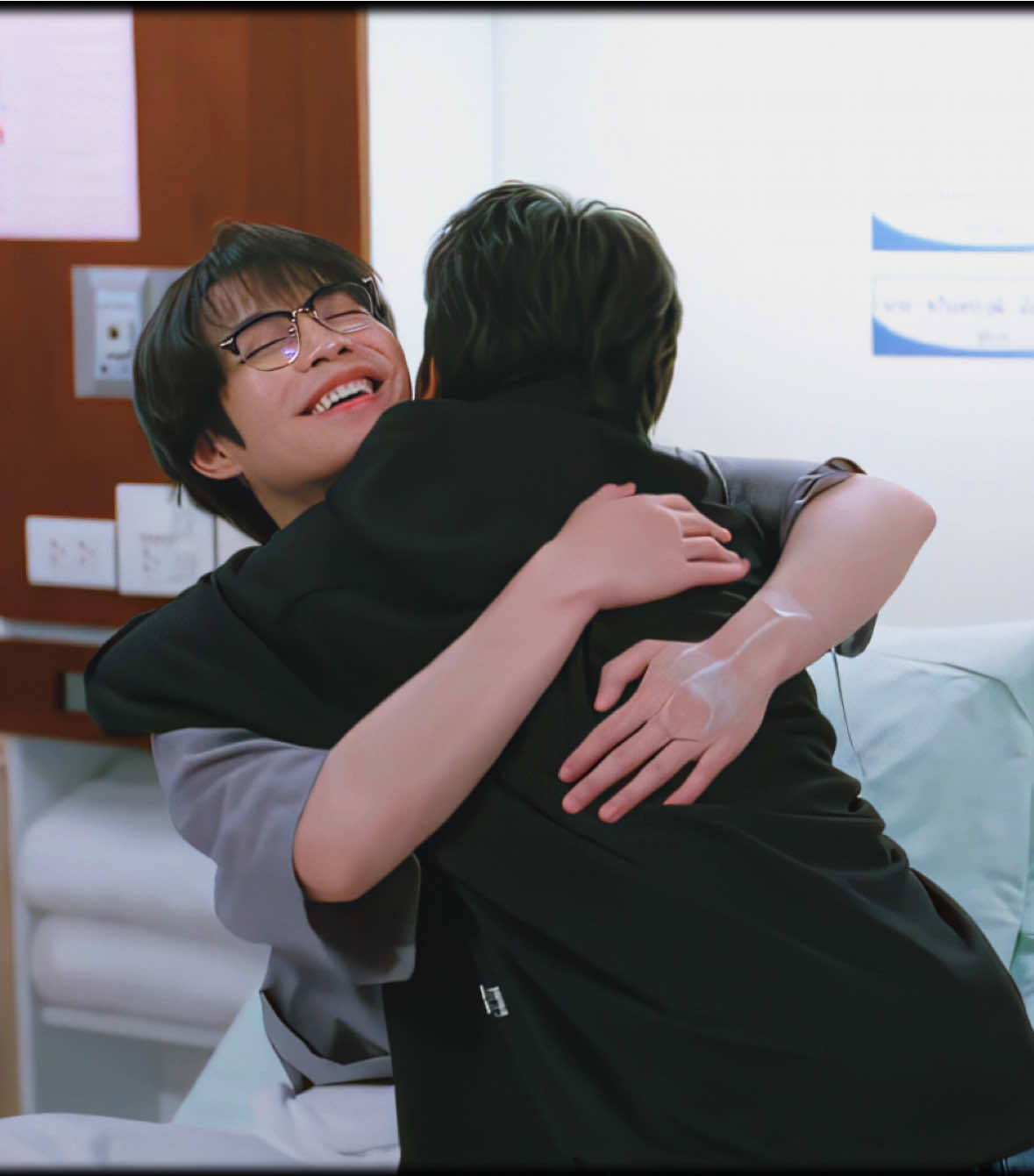 AloneKaitong were just two cinnamon rolls #alonekaitong #firstkhaotung #ossansloveth 