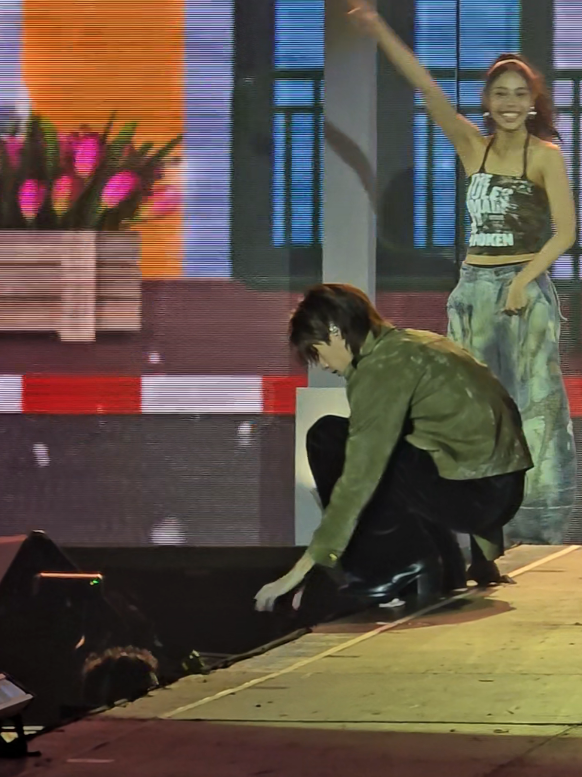 เอ็นดูพุพุ ไมค์หลุดมือกลิ้งตกเวที  ปอนด์สติดีร้องต่อเนื่องไม่สะดุดเลย เก่งมากกกก #PondPhuwinFancon #PondPhuwinFanconD3 #ppnaravit #phuwintang #pondphuwin 