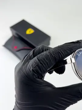 شاهکار طراحی برای صورتای کوچیک و متوسط یه ترکیب از فلز و کائوچو که هم خیلی خوش صورت و جذابه هم وضوح دید عدسی خوبی‌داره عدسی ها یووی۴۰۰ و کاملا استاندارد ✅ یونیسکس  قابلیت طبی شدن هم داره از اصلی ترین ترند های چندین سال اخیر به حساب میاد و برای استفاده‌‌ روزمره کاملا مناسبه 🤌🏻 . . . ✅برای دیدن صورت‌خور آقا کافیه '۸۲' رو این‌پایین بنویسی 🫠 . اگه راهنمایی لازم‌داری برای انتخاب عینکت کافیه عکس صورتتو بفرستی  بهترین گزینه رو برات پیدا می‌کنیم 😉 . ⚠️  اگه نگرانی که بعد خرید به صورتت نیاد خیالت راحت انقد برات تعویض می‌کنیم تا اونی که خودت می‌خوایی باشه 🫠 البته تعویض فقط تا ۲ روز بعد از رسیدن عینکه یادت نره 😎 ⚠️ . . برای کیا مناسب تره؟ صورتای متوسط ✅ نسبتا کوچیک ✅ از لحاظ وزن :  متوسط رو به سبک✅ . . سایز عینک :  140-15-56 . عرض هر عدسی (چپ تا راست هرکدوم از عدسیا) : ۵۶ فاصله بین دو عدسی (پل روی بینی ): ۱۵ طول دسته : ۱۴۰ . ضمانت تعویض‌ تا ۲روز بعد رسیدن عینک رو هم داریم‌🥰 . به همراه کیف زیپی  و دستمال ترک : 1380 ‏‎🎯 سفارش از طريق دايركت 🎯 ‏کد 200446  ‪#عینک_چندضلعی#عینک_کوچیک#عینک_خاص#عینک_جذاب#عینک_دخترونه