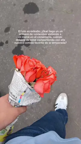 es muy extraño. 🙍🏻‍♂️ #mamá #luto #diademuertos #fypシ 