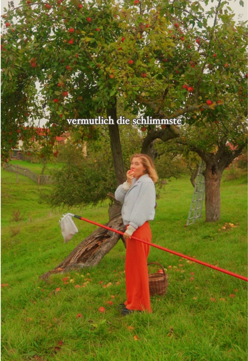 „Vegan zu werden war vermutlich die schlimmste Entscheidung meines Lebens.
‌ Ich wünschte, ich hätte mich nie mit der Tierindustrie befasst. Dann müsste ich mich jetzt nicht bei jedem Gang in den Supermarkt ekeln🛒
‌ Täglich Tabletten nehmen zu müssen, gibt mir das Gefühl, super ungesund zu leben💊
‌ Ich kann Tofu und Tempeh und Soja Hack einfach nicht mehr sehen🤢
‌ Alle Menschen, die mich vorher geliebt, haben, haben sich von mir abgewandt, weil ich ihnen zu anstrengend geworden bin💔
‌ Mein Konto ist nahezu leer, weil ich jeden Tag überteuerte Ersatzprodukte kaufe, nach denen ich mittlerweile süchtig bin💶
‌ Es ist wirklich die reinste Qual.“
‌ Hat noch keine vegane Person auf dieser Welt gesagt🤷🏼‍♀️