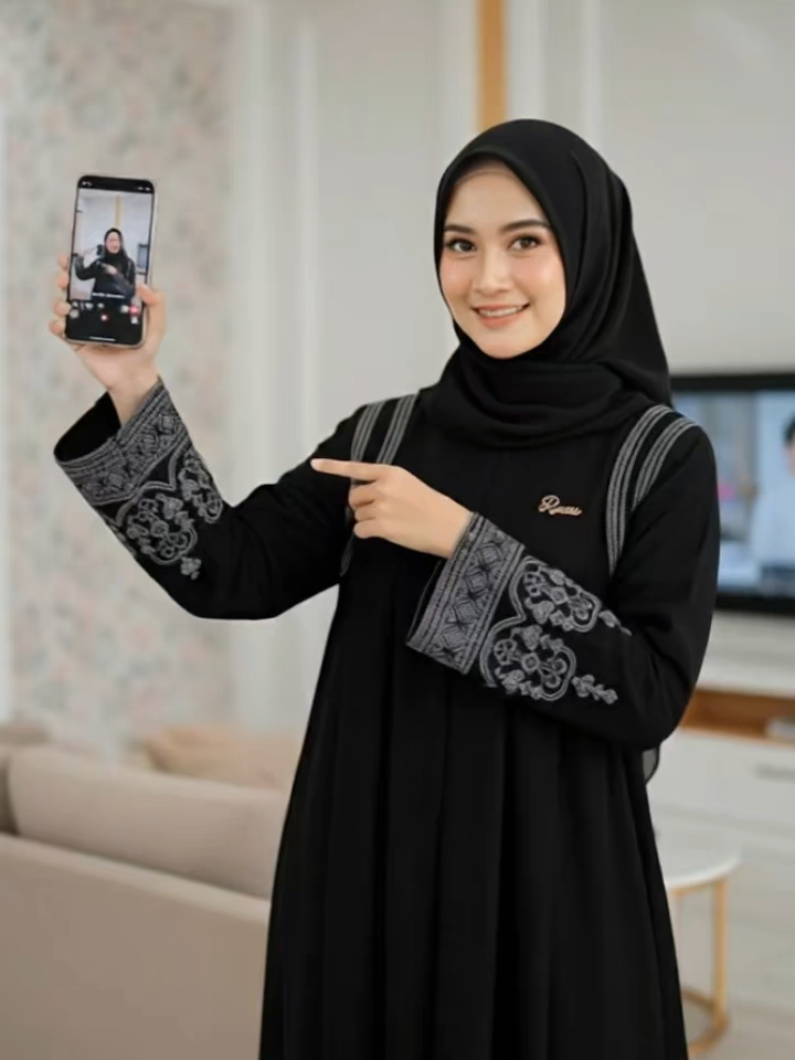 Gamis adem itu investasi, apalagi untuk Dress Lebaran Saffanah 2026 yang elegan banget ini 💫 Desainnya kekinian, bahan gamisnya ringan dan jatuh, cocok buat semua acara lebaran. OOTD Lebaran 2026 kamu bakal kelihatan classy tanpa usaha berlebihan! #DressLebaran2026 #GamisElegan #OOTDLebaran2026 #GamisKekinian #GamisAdem
