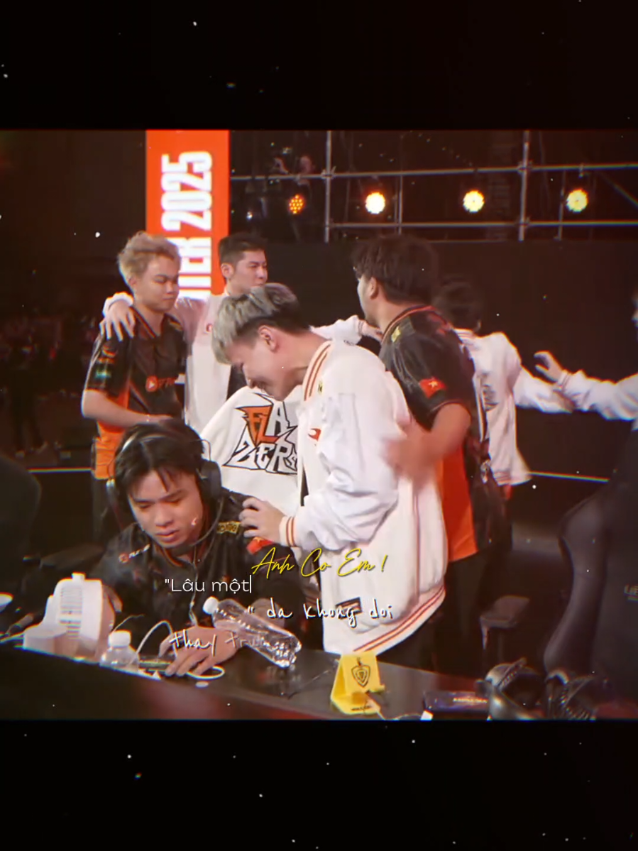 Nước mắt Maris lại rơi lần nữa ở trận chung kết nhưng lần này là những giọt nước mắt hạnh phúc. Chúc mừng FPT đã trở thành nhà vô địch ĐTDV mùa Đông 2025. Chia buồn cùng SGP họ đã rất cố gắng ❤️❤️❤️ #lienquanmobile #supernova #CaoThuLienQuan #AOGW25_AUG #teamflash 