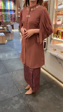 #outfitkondangan #outfitpesta #outfitwisuda 