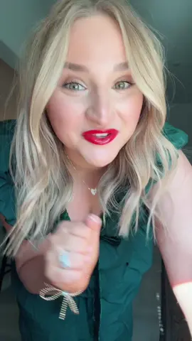 ITS CHRISTMAS 😍🎅🏽🎄 #familypics #familyof3 #reels #fyp 