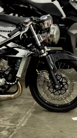 มอเตอร์ไซค์คันนี้หล่อมั้ย? #fyp #xyzbca #ninjafriendzone #ninjass #ninjalongarm 