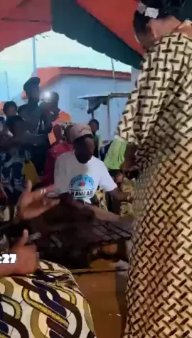 Quand les Sénoufos invite leurs patron  #Moutchi_leLion🦁de BOUNA Boundoukou🇨🇮 Les Sénoufos sont nos Winzin 🤣🤣🤣 @moutchilelionlevrai 