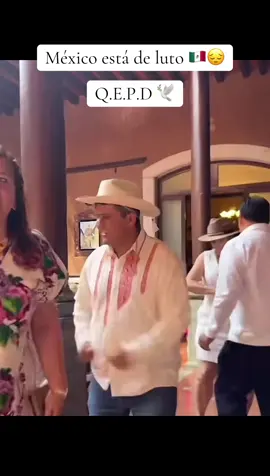 Un pérdida muy triste y lamentable 😭🕊️ te vamos a extrañar Carlos Manzo y simepre tu valentía será recordada con admiración #fyp #paratii #carlosmanzo 