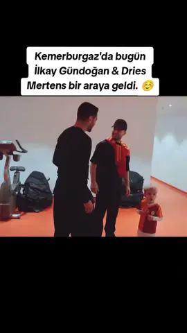 🫠Sizi bukadar güldüren ne ki acaba?  #galatasaray #driesmertens #ilkaygundogan #kemerburgaz #ciro 