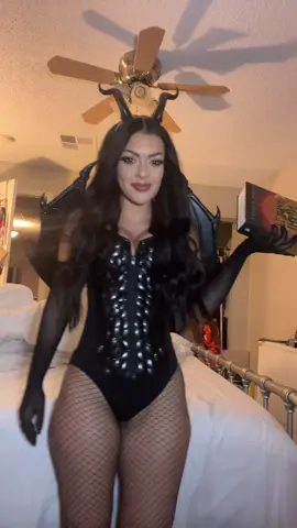 ignore my room in the back i clearly only had enough time to get ready #halloween #fourthwing 